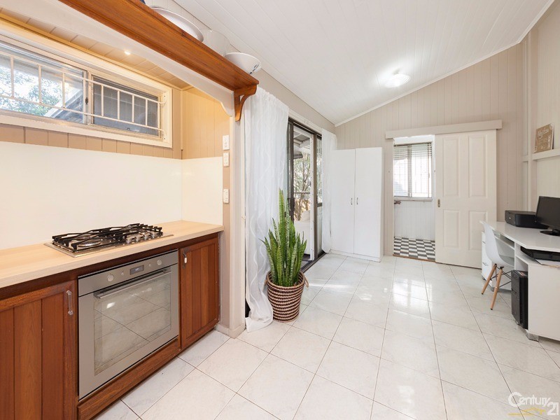 17 Allara Street, Manly QLD 4179