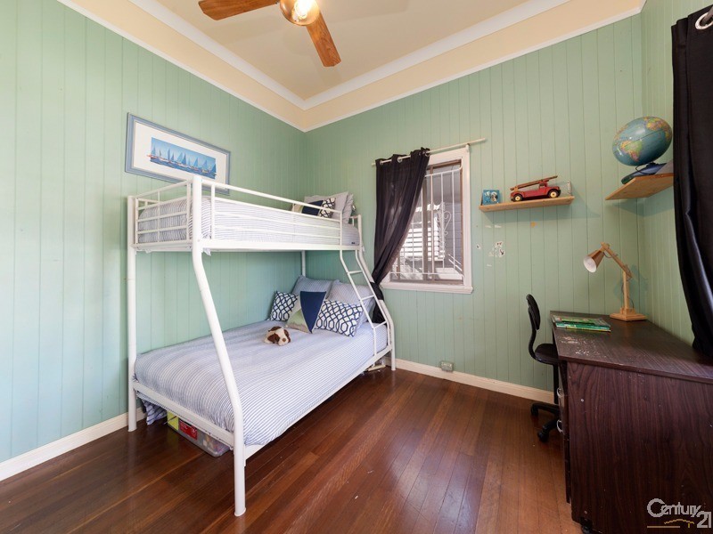 17 Allara Street, Manly QLD 4179