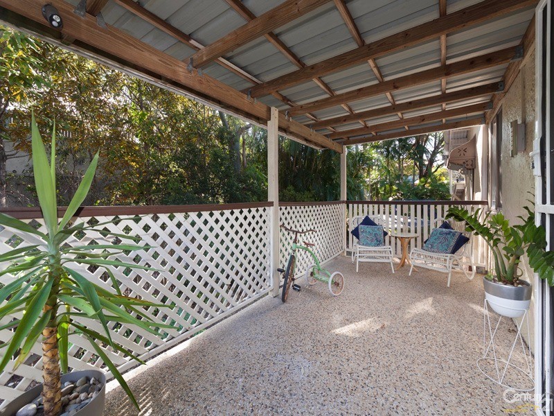 17 Allara Street, Manly QLD 4179