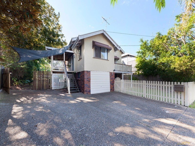 17 Allara Street, Manly QLD 4179