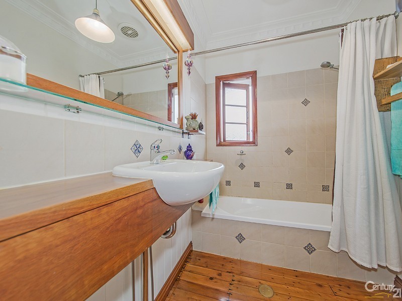 33 Irene Street, Wynnum QLD 4178