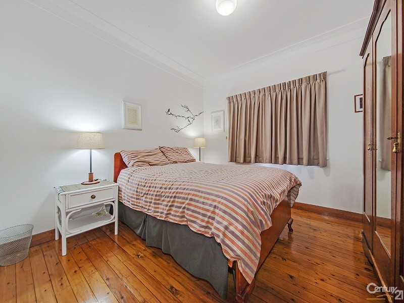 33 Irene Street, Wynnum QLD 4178