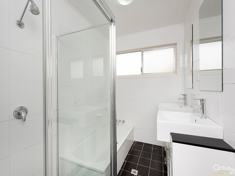 22 Glenlyn Street, Wynnum West QLD 4178