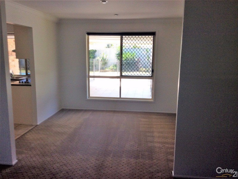 34 Holland Crescent, Wynnum West QLD 4178