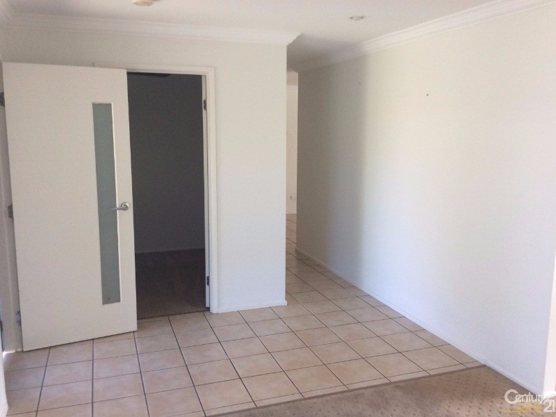 34 Holland Crescent, Wynnum West QLD 4178