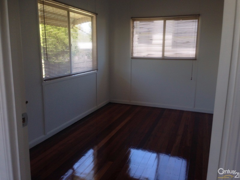25 Daniel Street, Lota QLD 4179