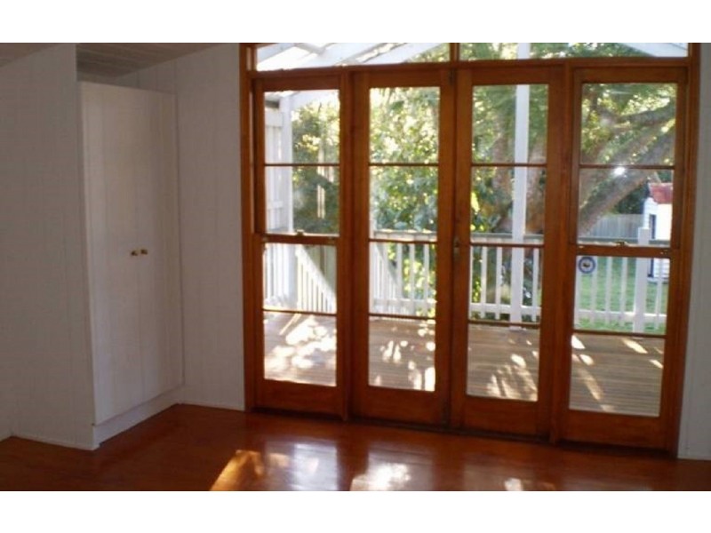 182 Melville Terrace, Manly QLD 4179