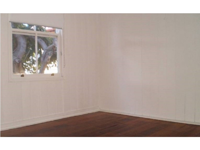 182 Melville Terrace, Manly QLD 4179