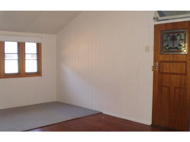 182 Melville Terrace, Manly QLD 4179