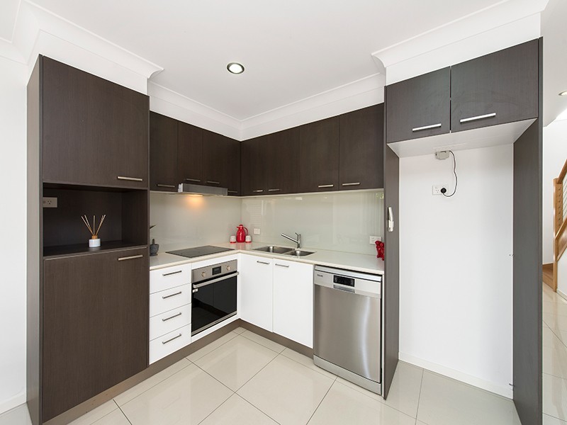 2 of 15 Fox Street, Wynnum QLD 4178