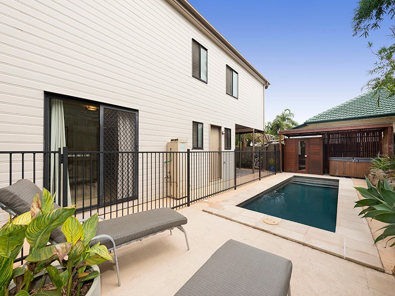 47 Grainger Street, Wynnum West QLD 4178