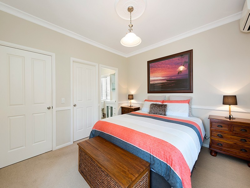 47 Grainger Street, Wynnum West QLD 4178