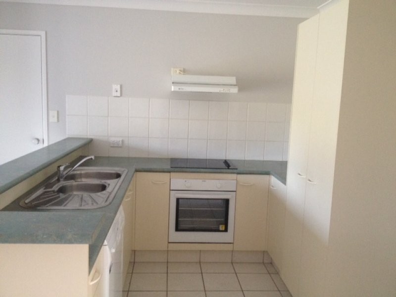 12 School Road, Wynnum West QLD 4178
