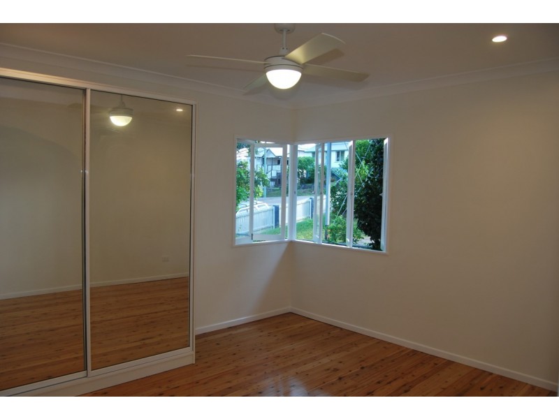 123 Cambridge Parade, Manly QLD 4179