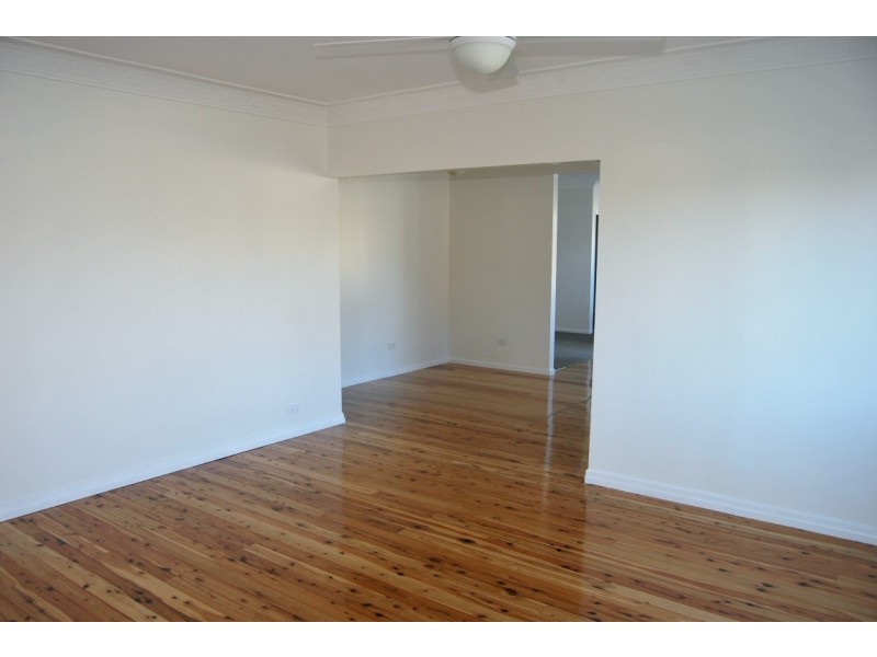 123 Cambridge Parade, Manly QLD 4179