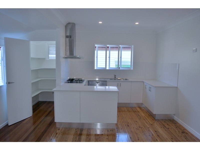 123 Cambridge Parade, Manly QLD 4179