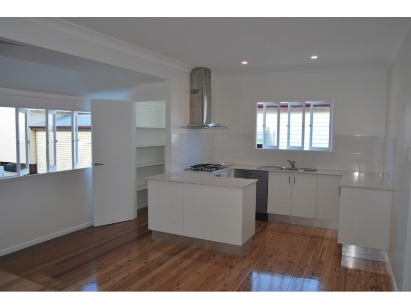 123 Cambridge Parade, Manly QLD 4179