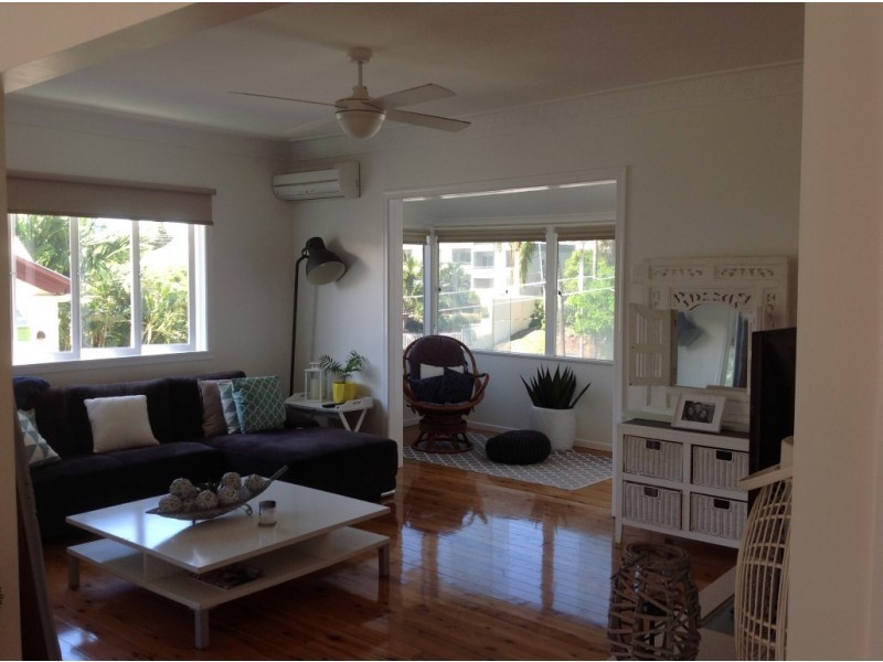 123 Cambridge Parade, Manly QLD 4179