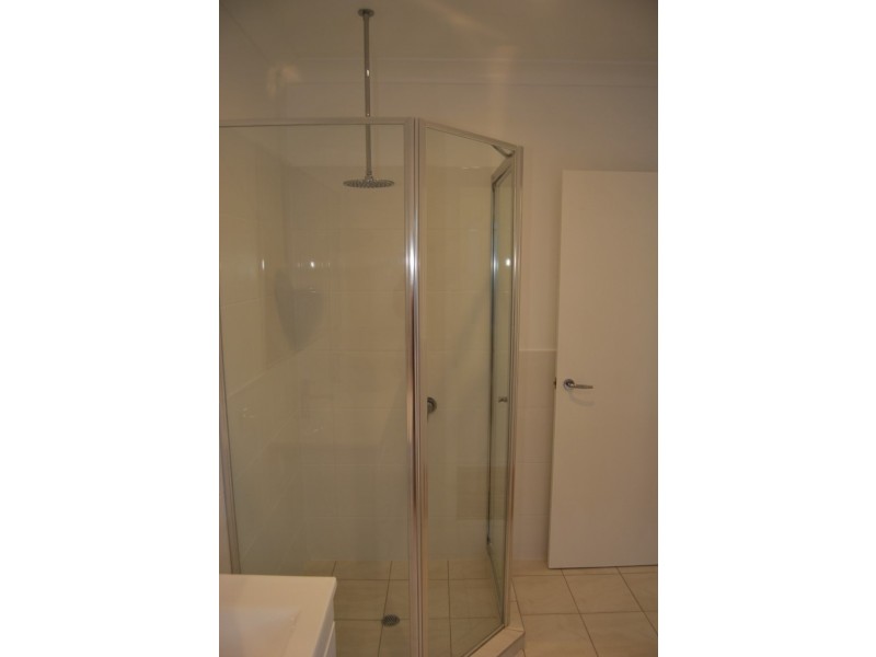 123 Cambridge Parade, Manly QLD 4179