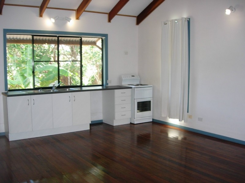1  Boreen Street, Point Lookout QLD 4183