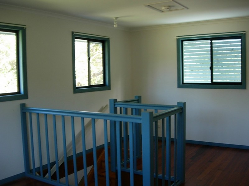 1  Boreen Street, Point Lookout QLD 4183