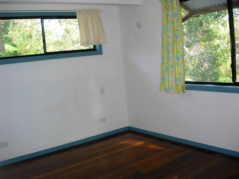 1  Boreen Street, Point Lookout QLD 4183