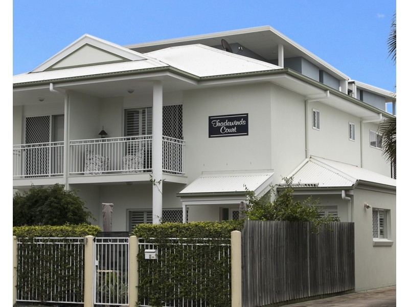2/15 Drayton Terrace, Wynnum QLD 4178