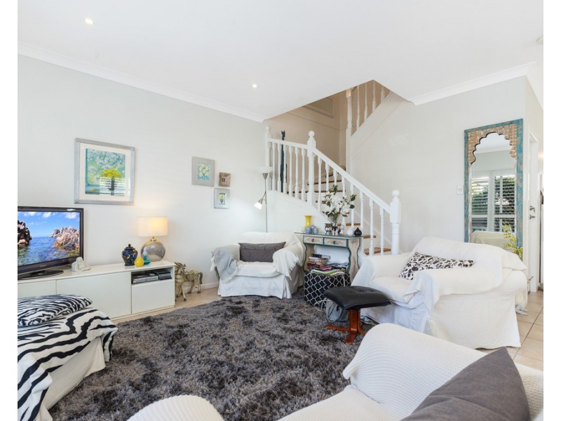 2/15 Drayton Terrace, Wynnum QLD 4178