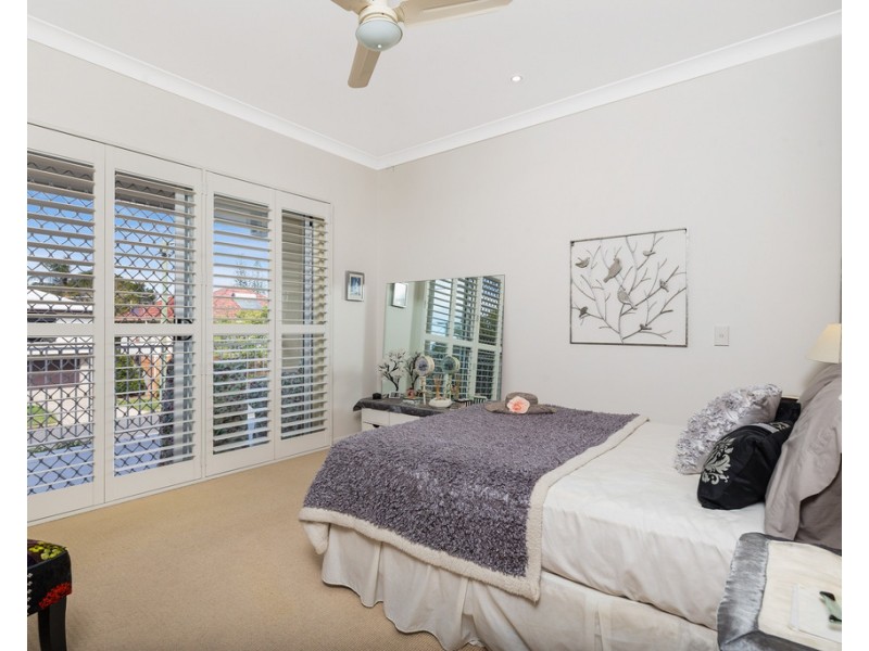 2/15 Drayton Terrace, Wynnum QLD 4178