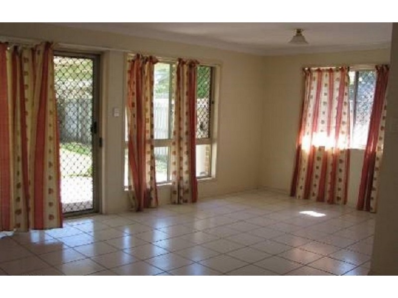 37 Madgwick Street, Wynnum QLD 4178