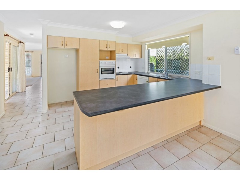 19 Davidson Street, Wynnum QLD 4178