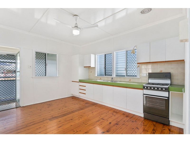 32 Walnut Street, Wynnum QLD 4178