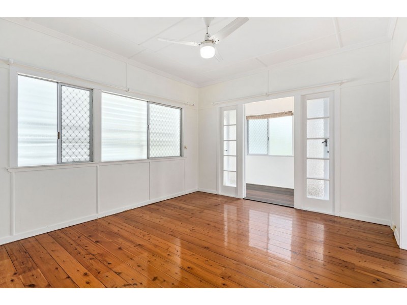 32 Walnut Street, Wynnum QLD 4178