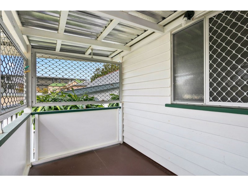 32 Walnut Street, Wynnum QLD 4178