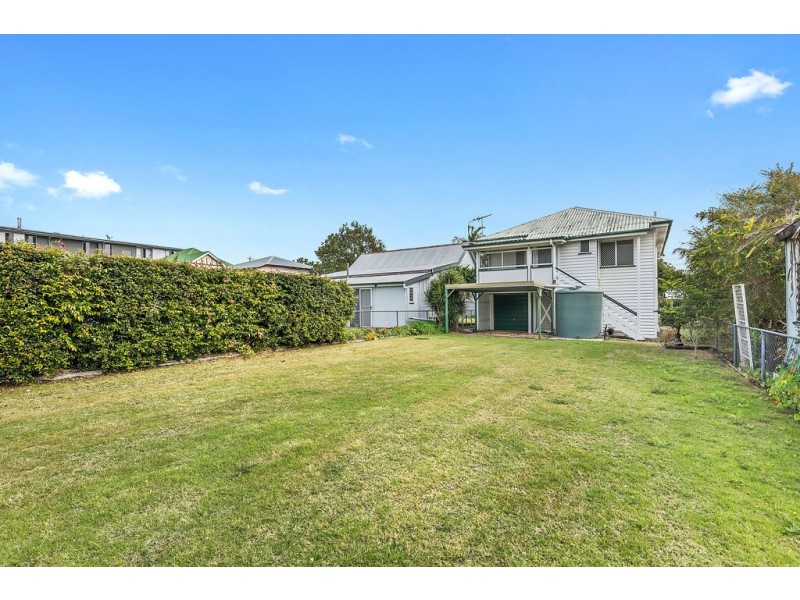 32 Walnut Street, Wynnum QLD 4178