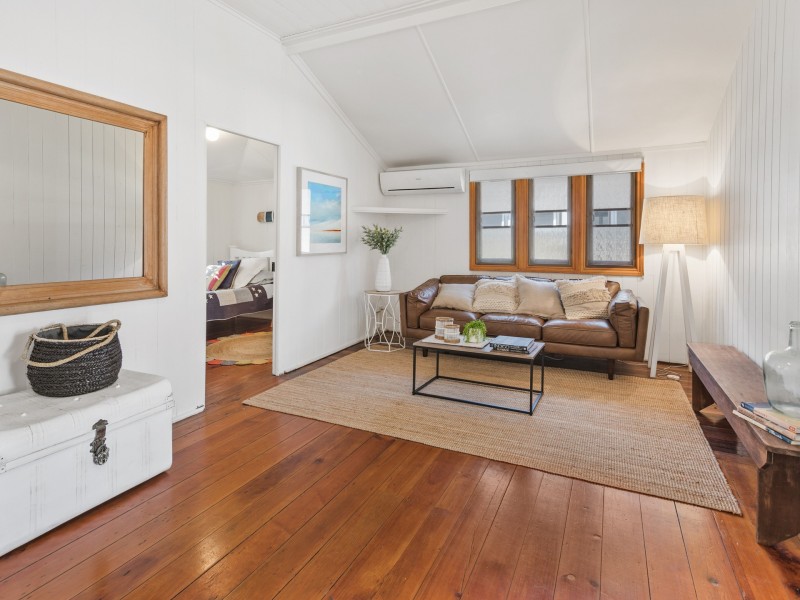 182 Melville Terrace, Manly QLD 4179