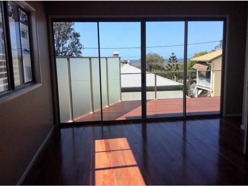 713 Esplanade, Lota QLD 4179