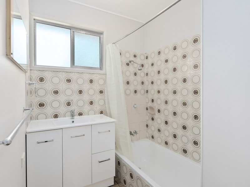 52 Bernays Road, Wynnum West QLD 4178