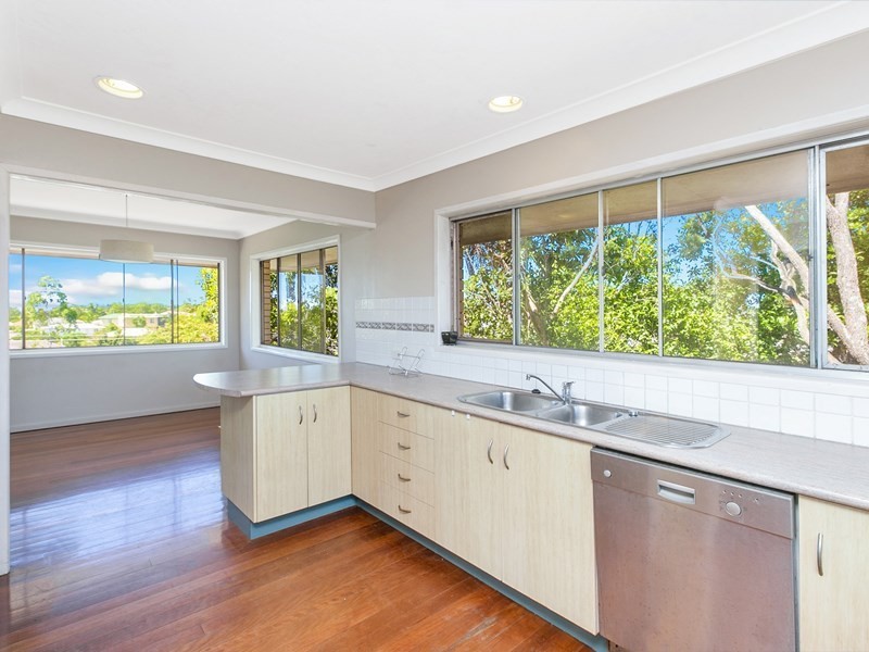 65 Sibley Road, Wynnum West QLD 4178