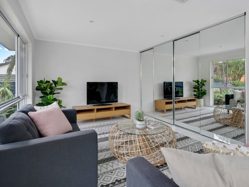 2 Windermere Crescent, Carindale QLD 4152