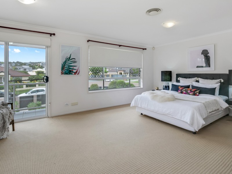 2 Windermere Crescent, Carindale QLD 4152