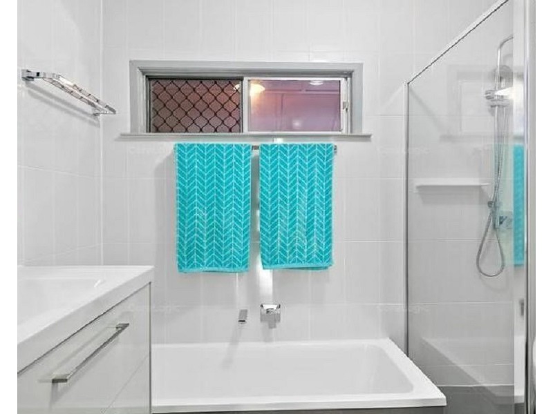 24 Ure Street, Wynnum QLD 4178