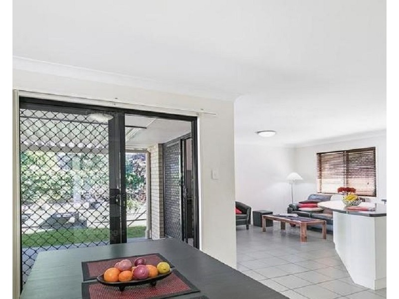 45 Roseberry Parade, Wynnum West QLD 4178