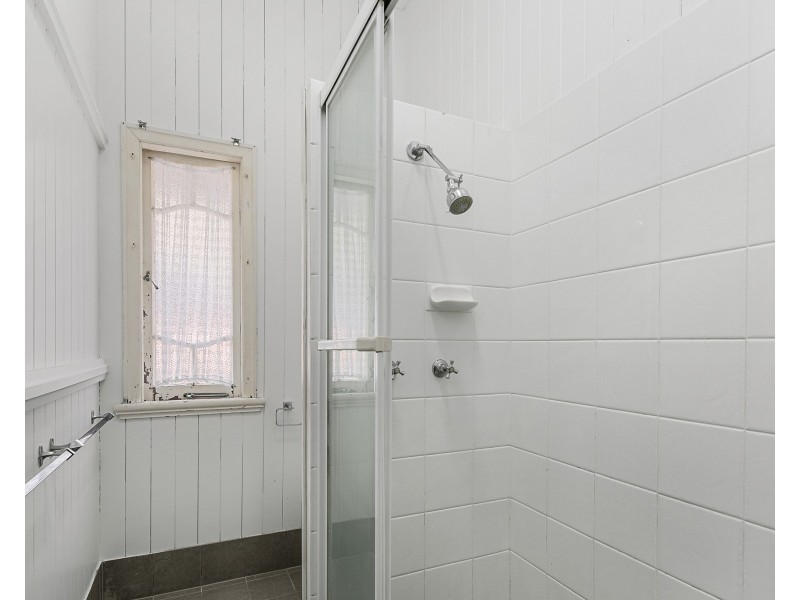 190 Gordon Parade, Manly QLD 4179