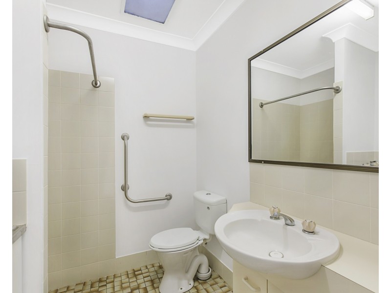 21/15 Carmichael Court, Wynnum West QLD 4178