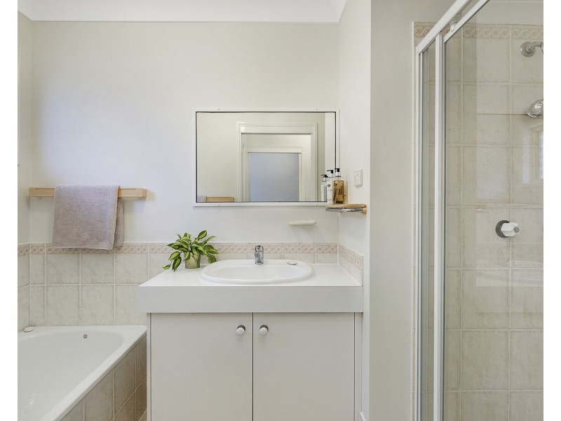 35 Madgwick Street, Wynnum QLD 4178