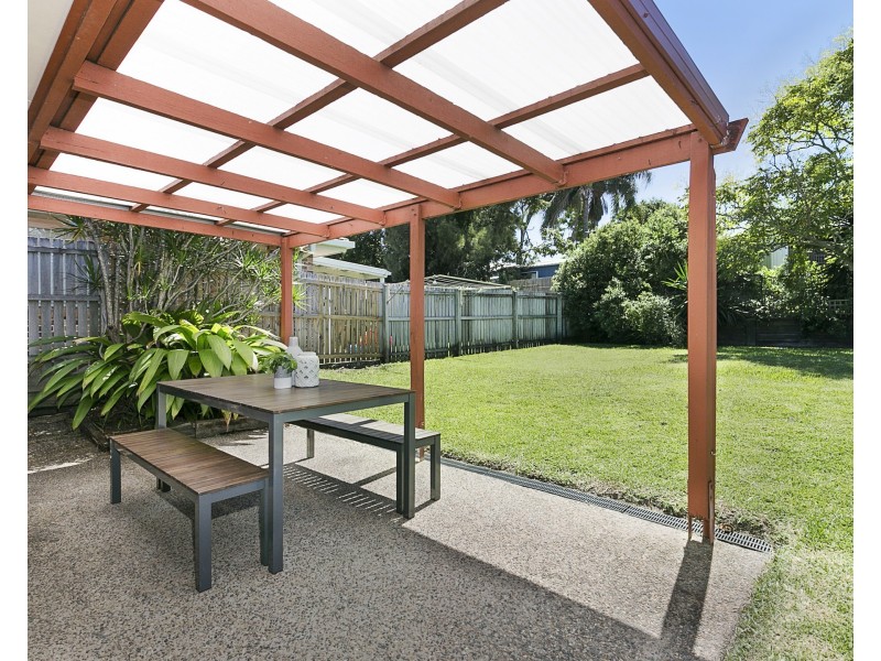 35 Madgwick Street, Wynnum QLD 4178