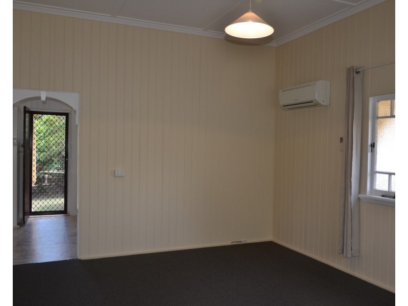 99 Pine Street, Wynnum QLD 4178