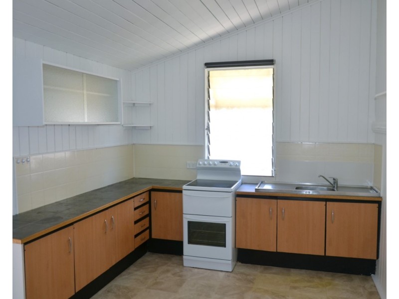 99 Pine Street, Wynnum QLD 4178