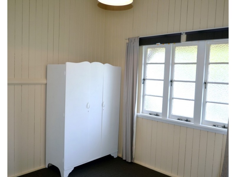 99 Pine Street, Wynnum QLD 4178